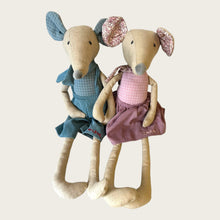 Load image into Gallery viewer, Linen Mouse Girl - Nells Archdale